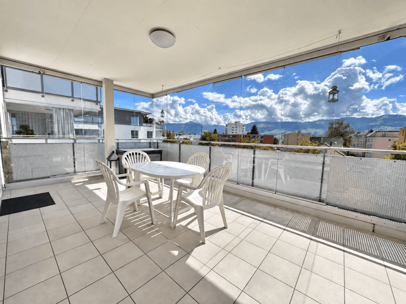 Balkon mit Vollverglasung