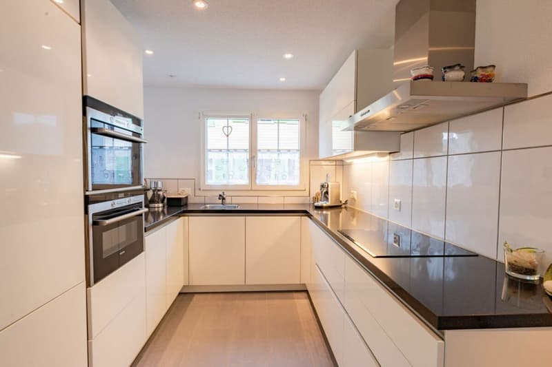 Moderne 3.5 Zimmer-Gartenwohnung am Südhang von Oberiberg! (6)