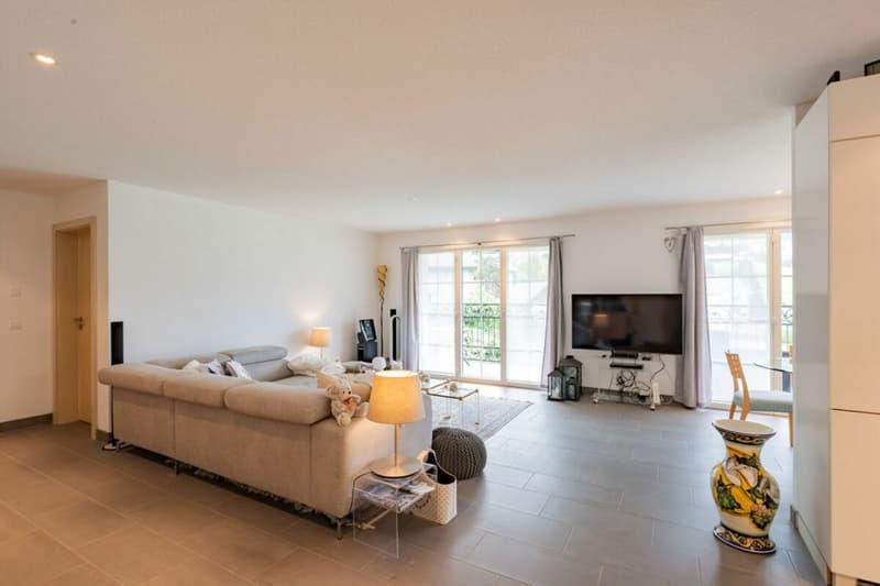Moderne 3.5 Zimmer-Gartenwohnung am Südhang von Oberiberg! (3)
