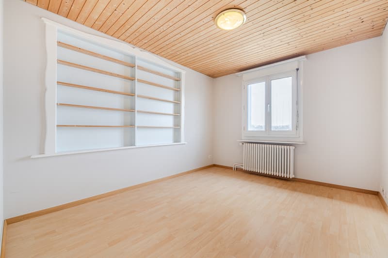 Grosszügige 3.5-Zimmer Wohnung mit schöner Dachterasse (2)