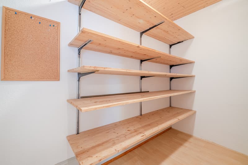 Grosszügige 3.5-Zimmer Wohnung mit schöner Dachterasse (6)