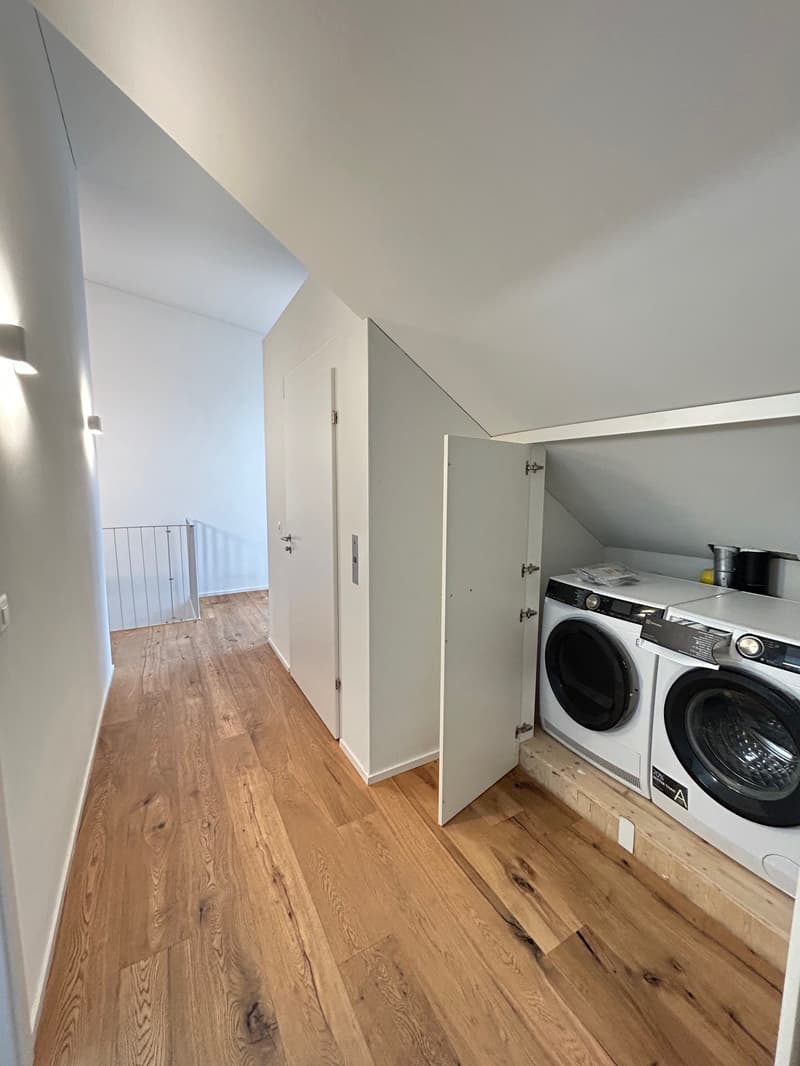 Frisch sanierte Dachwohnung im Herzen von Glarus (5)