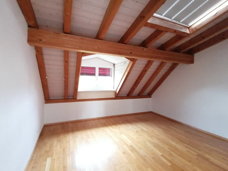 Schöne 4.5-Zimmer-Wohnung an zentraler Lage (4)