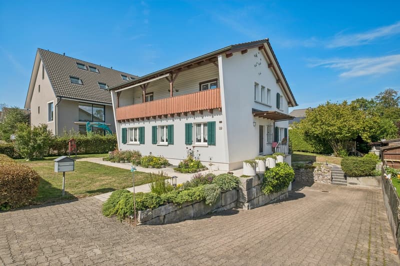 Freistehendes Einfamilienhaus mit liebevoll gestaltetem und gepflegtem Garten in Grüningen ZH (3)