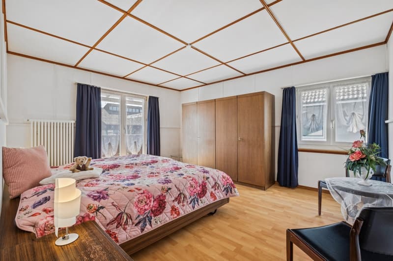 Freistehendes Einfamilienhaus mit liebevoll gestaltetem und gepflegtem Garten in Grüningen ZH (7)