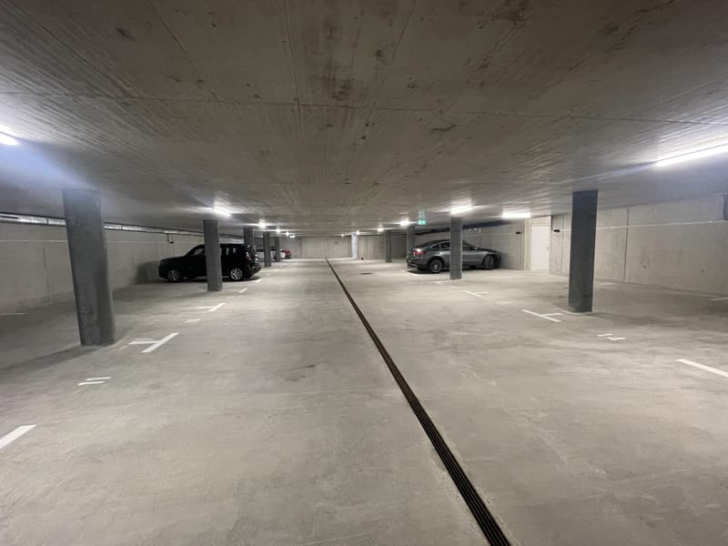 Place de parking en sous-sol à Nürensdorf à louer immédiatement (1)