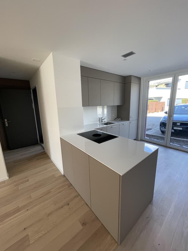 Moderne 3.5-Zimmer-Wohnung EG in Kloten zu vermieten! (3)