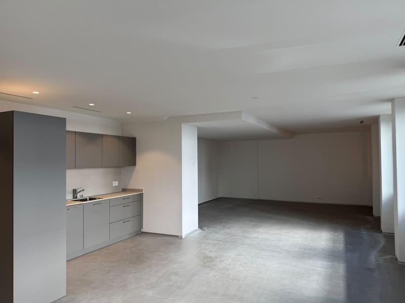 Modernes Büro an zentraler Lage in Opfikon zu vermieten! (2)
