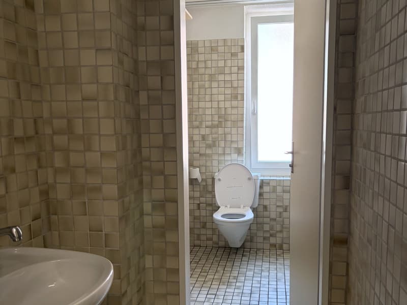 Helles Büro mit Vorzimmer (ca. 27 m²) in Zürich-Oerlikon (7)