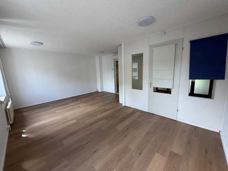 Helles Büro mit Vorzimmer (ca. 27 m²) in Zürich-Oerlikon (7)