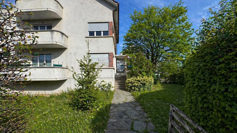 Charmante 3-Zimmer-Dachgeschosswohnung mit zwei Balkonen (1)