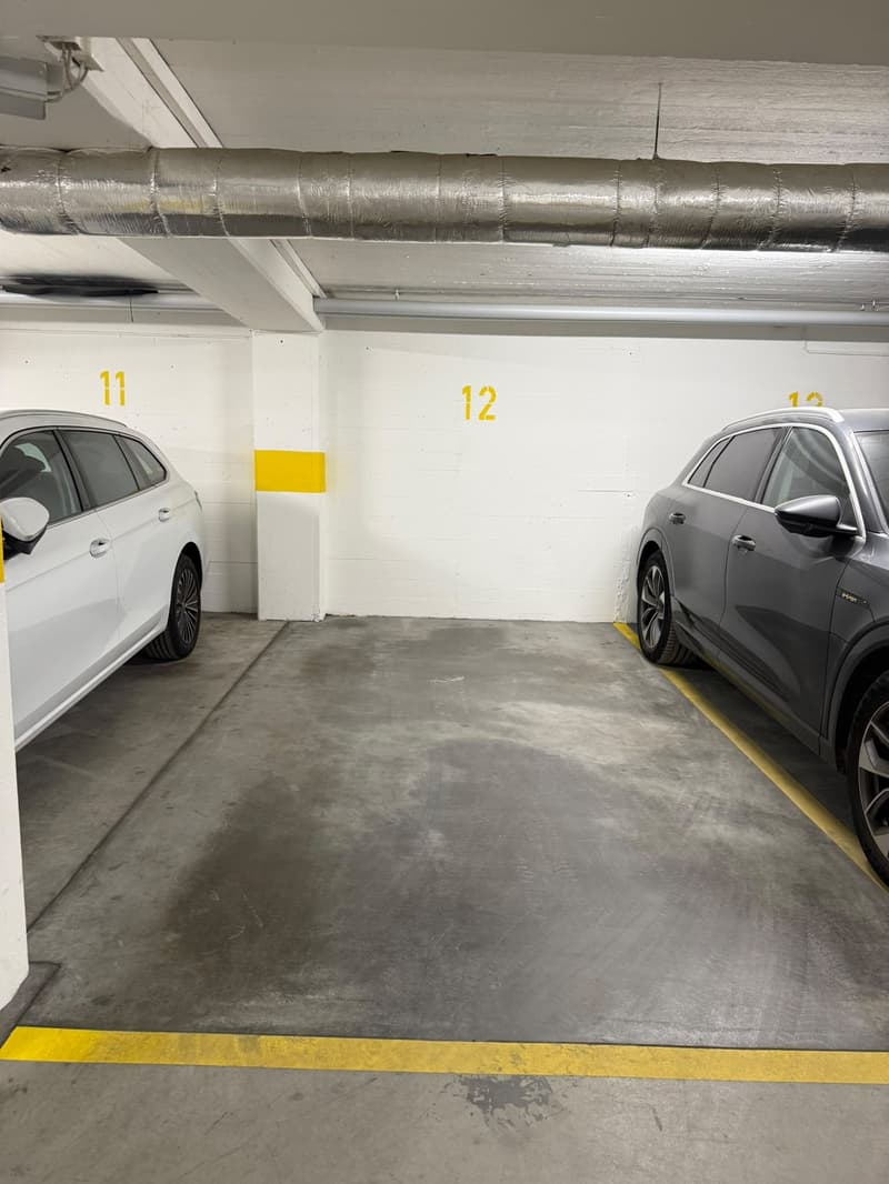 Tiefgaragenparkplatz im beliebten Kreis 4 ab sofort zu vermieten! (2)