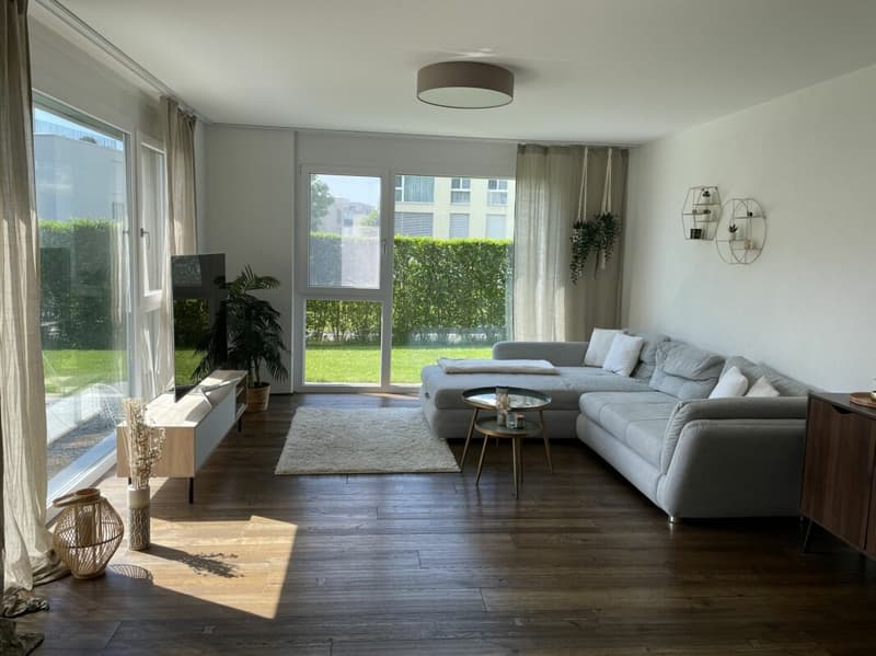 Gartenparadies in Benken - moderne 3.5-Zimmer-Wohnung mit 250 m² Privatgarten (10)