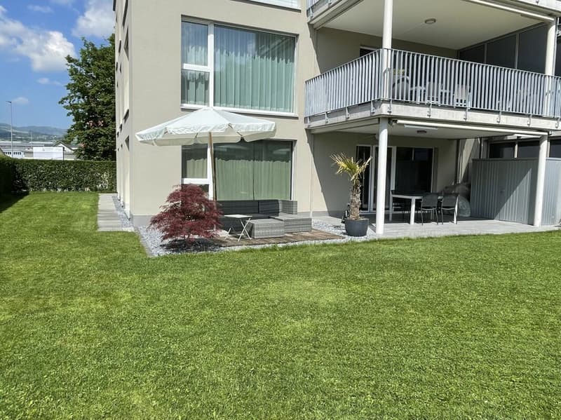 Gartenparadies in Benken - moderne 3.5-Zimmer-Wohnung mit 250 m² Privatgarten (5)