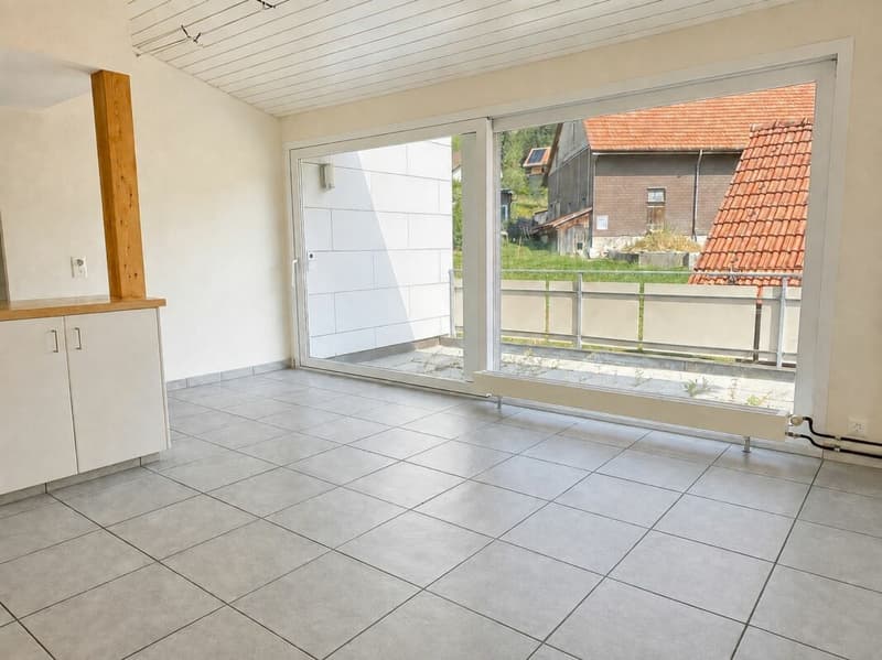 Ehemalige Sennerei mit 5,5-Zimmerwohnung, altem Stall, Garage und viel Raum für neue Ideen (10)
