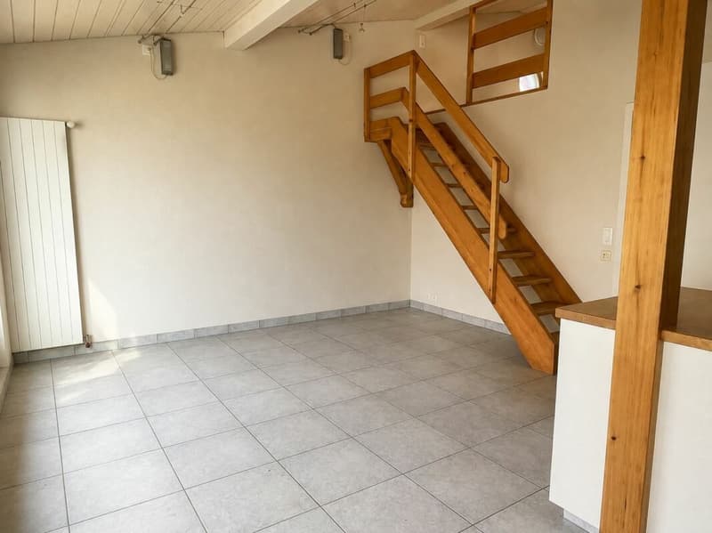 Ehemalige Sennerei mit 5,5-Zimmerwohnung, altem Stall, Garage und viel Raum für neue Ideen (9)
