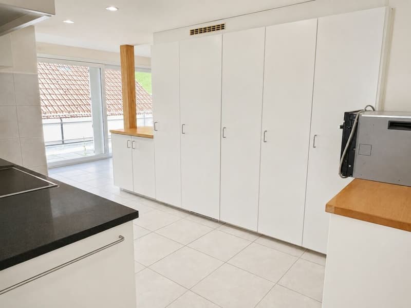 Ehemalige Sennerei mit 5,5-Zimmerwohnung, altem Stall, Garage und viel Raum für neue Ideen (12)