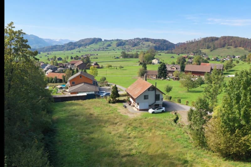 Eine seltene Gelegenheit - Liebhaberobjekt mit 3'938 m² Land mitten im Grünen (2)