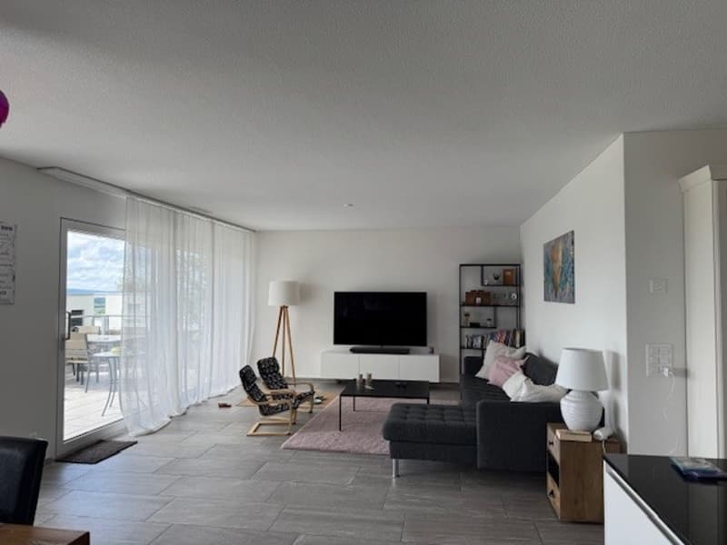 Helle 4.5-Zimmer-Wohnung mit Balkon und traumhafter Aussicht (8)