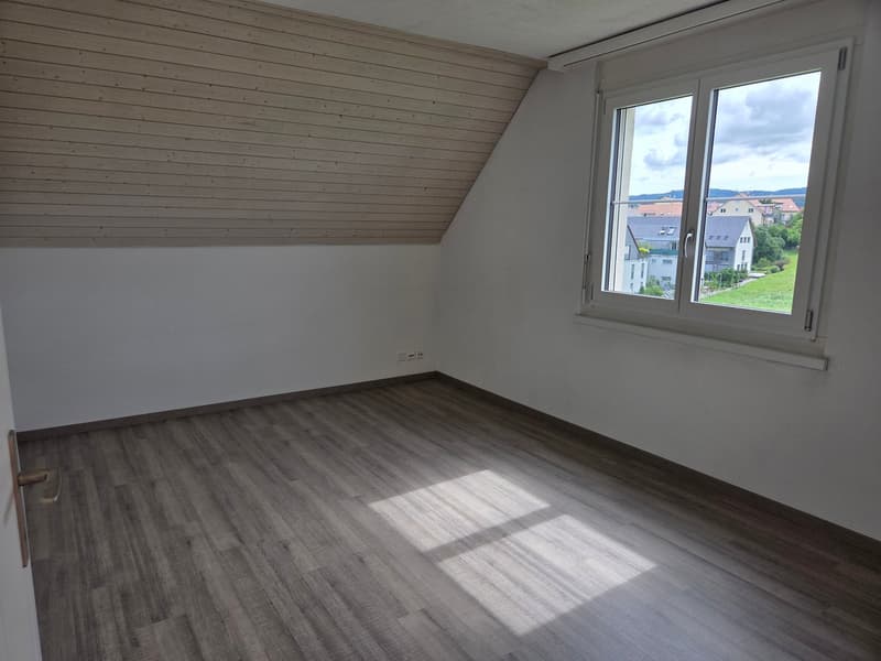 Lichtdurchflutete 4.5-Zimmer-Dachmaisonettewohnung mit herrlicher Aussicht (7)