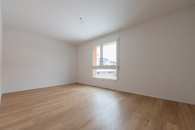 Helle 3.5-Zimmerwohnung mit grosszügigem Sitzplatz im Herzen von Fehraltorf (8)