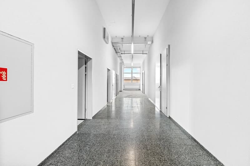 Moderne und vielseitig nutzbare Gewerbeflächen im 2. OG (4)