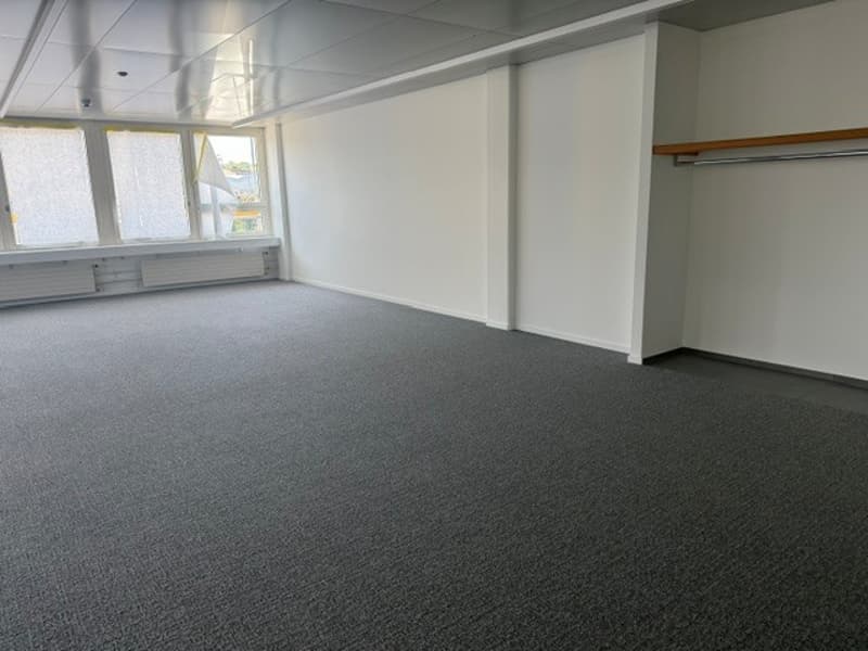 Renovierte Bürofläche für Ihr Bürokonzept (3 Räume) (8)