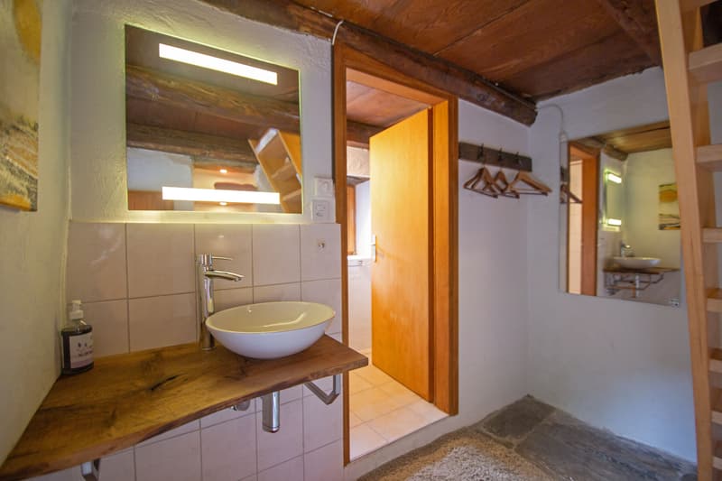 Gästeturm mit Dusche