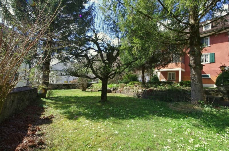 HERRSCHAFTLICH (19)