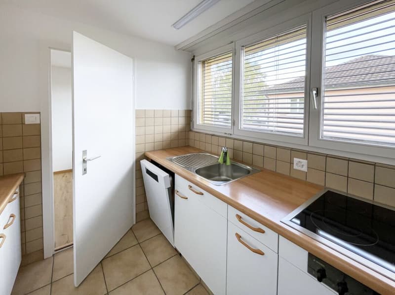 Helle und ansprechende 4½ Zimmer Wohnung (16)