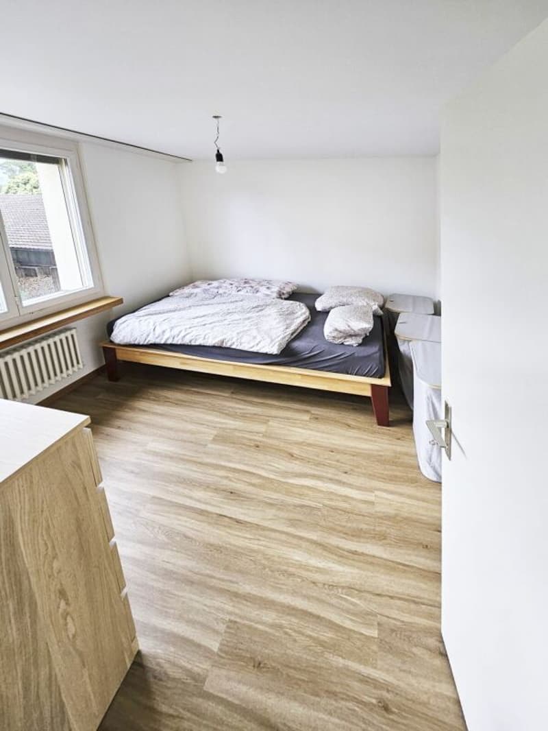 Helle und ansprechende 4½ Zimmer Wohnung (11)