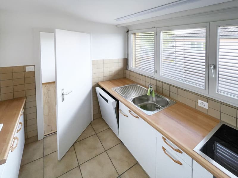 Helle und ansprechende 4½ Zimmer Wohnung (17)