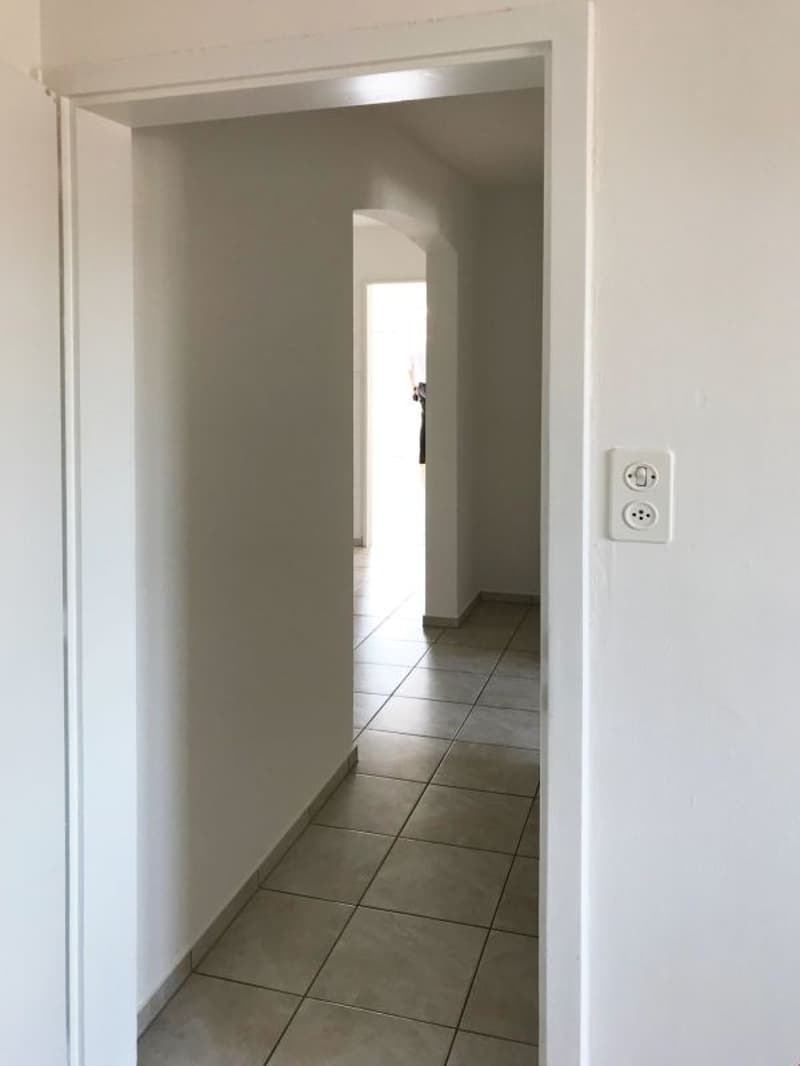 Schöne, renovierte 4½ Zi-Wohnung im 3.OG hili mit 2 Balkonen (11)
