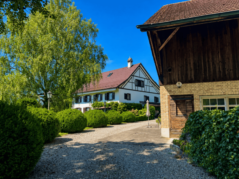 8.5-Zimmer-Landhaus mit Oekonomiegebäude: Eine Oase mit Charme, Seele und Geschichte! (1)