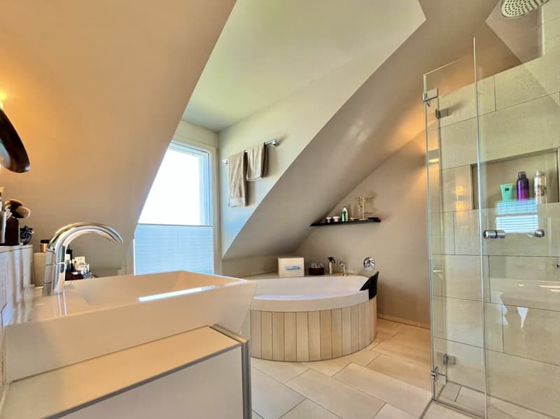 6.5-Zimmer-Doppeleinfamilienhaus: Wo wertvolle Lebensqualität ein sicheres Zuhause erhält! (10)