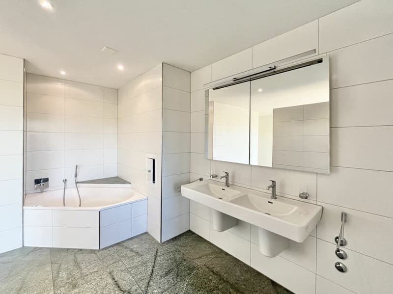 5.5-Zimmer-Dachmaisonettewohnung: grosszügige Wohnoase mit Stil, Charme und Charakter! (6)