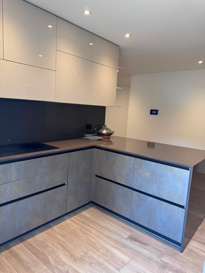 Komfortable 4-5 Zimmer-Gartenwohnung mit 32m2 Wintergarten in Wilen b. Wollerau (13)