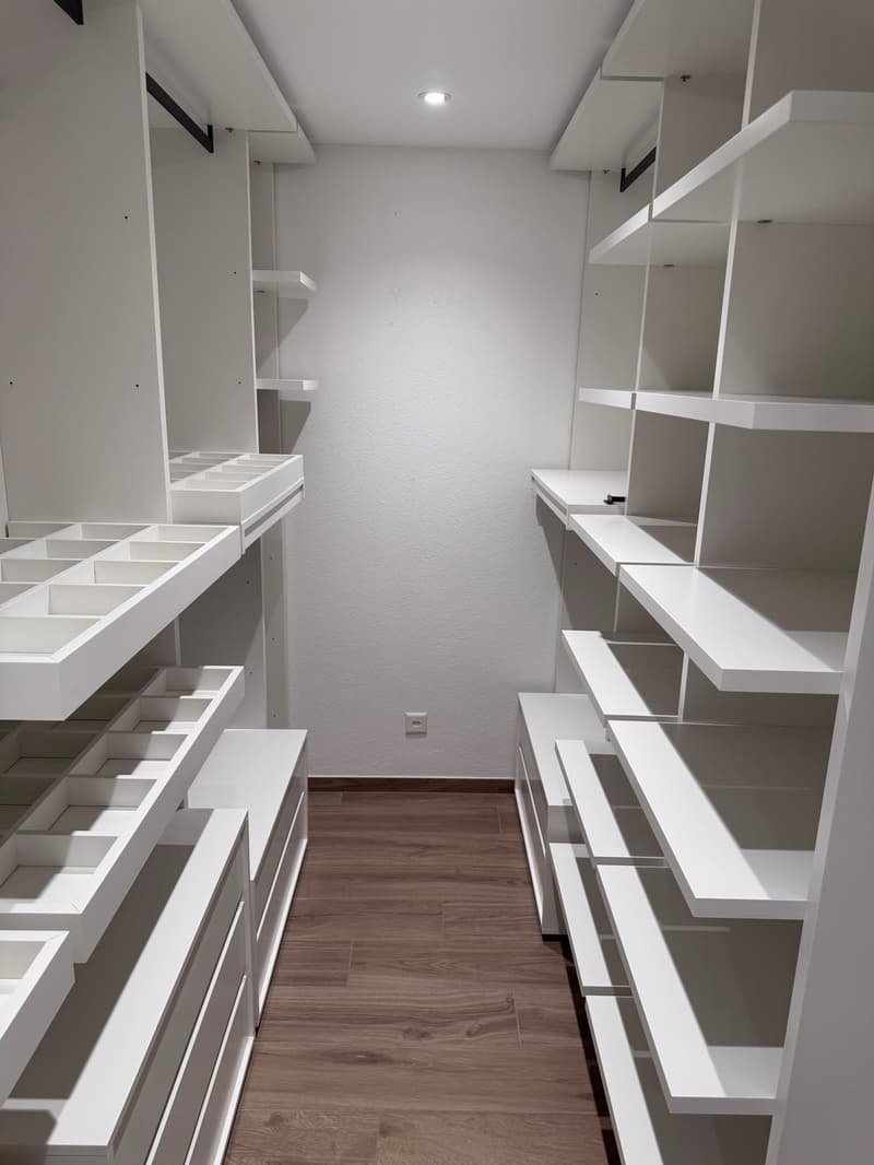 Komfortable 4-5 Zimmer-Gartenwohnung mit 32m2 Wintergarten in Wilen b. Wollerau (7)