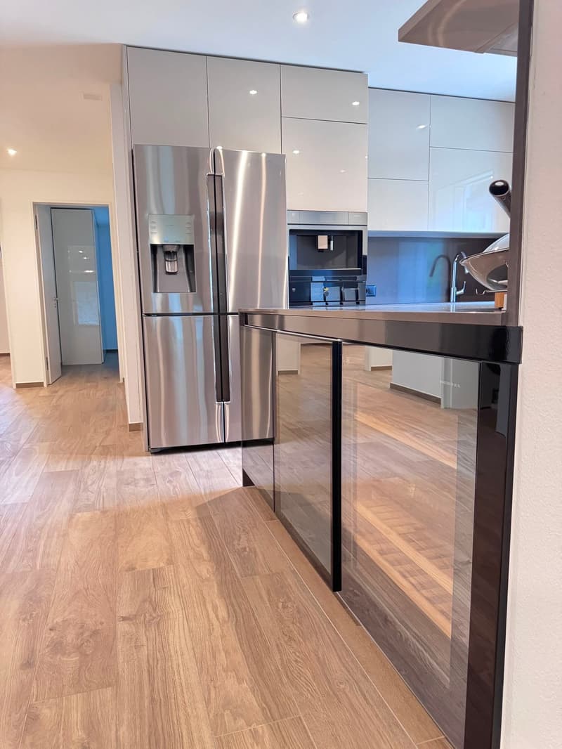 Komfortable 4-5 Zimmer-Gartenwohnung mit 32m2 Wintergarten in Wilen b. Wollerau (12)