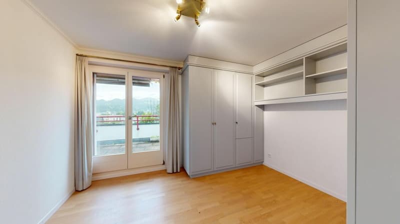 Imposante 5.5 Zimmer Maisonette-Wohnung (10)