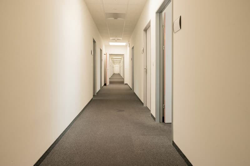 Moderne Büros ab CHF 330.00 pro Monat im Gewerbepark FRAME (8)