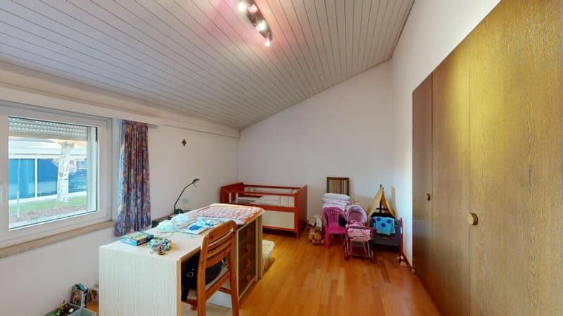 Maison de famille rêveuse avec jardin bien entretenu (12)
