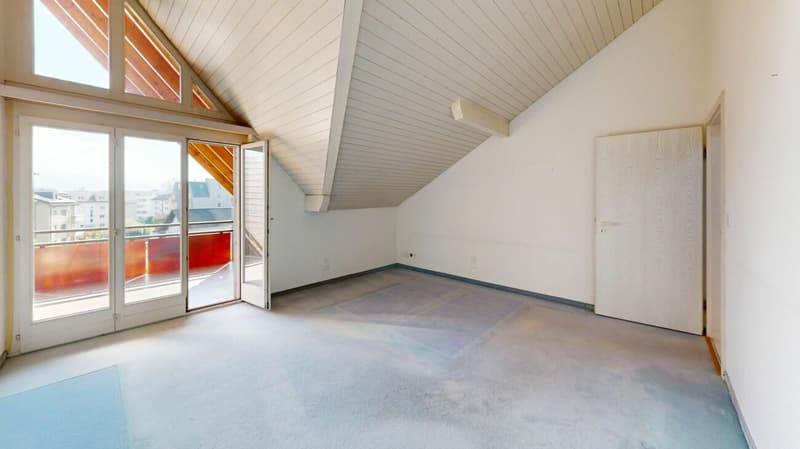 Attraktive 5.5 Zimmer Dachwohnung mit Weitblick (9)