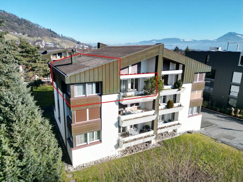 Appartamento mansardato di 4,5 locali attraente in un quartiere residenziale tranquillo (2)