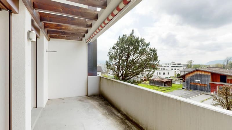 Appartamento mansardato di 4,5 locali attraente in un quartiere residenziale tranquillo (5)