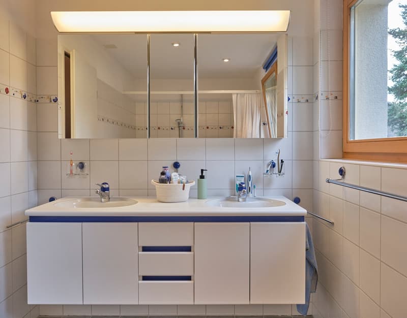 Charmantes, gepflegtes 7.5-Zimmer-Einfamilienhaus, freistehend, an ruhiger, schöner Lage in Rafz (15)
