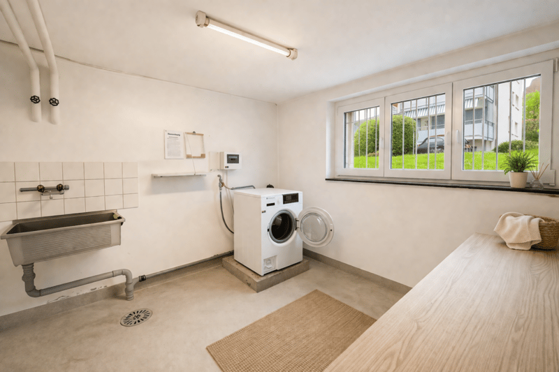 Ruhig gelegene 4-Zimmerwohnung mit Blick ins Grüne (8)
