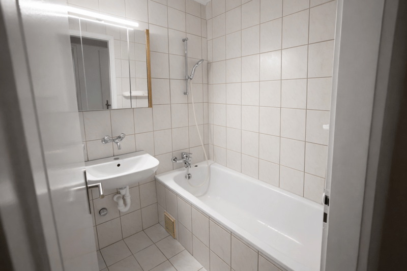 Ruhig gelegene 4-Zimmerwohnung mit Blick ins Grüne (3)