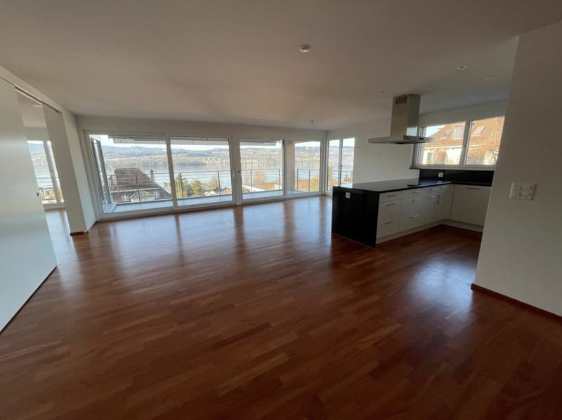 Exklusive Wohnung mit schöner Seesicht (3)