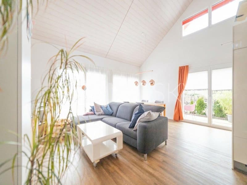 Geräumiges Wohnzimmer